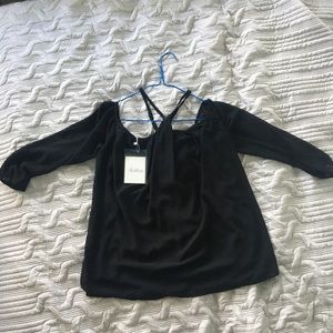 🟢BOGO FREE🟢 Cute black top!🟢